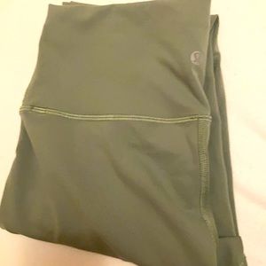 Lululemon Wunder Train Leggings. Size 8. 25”